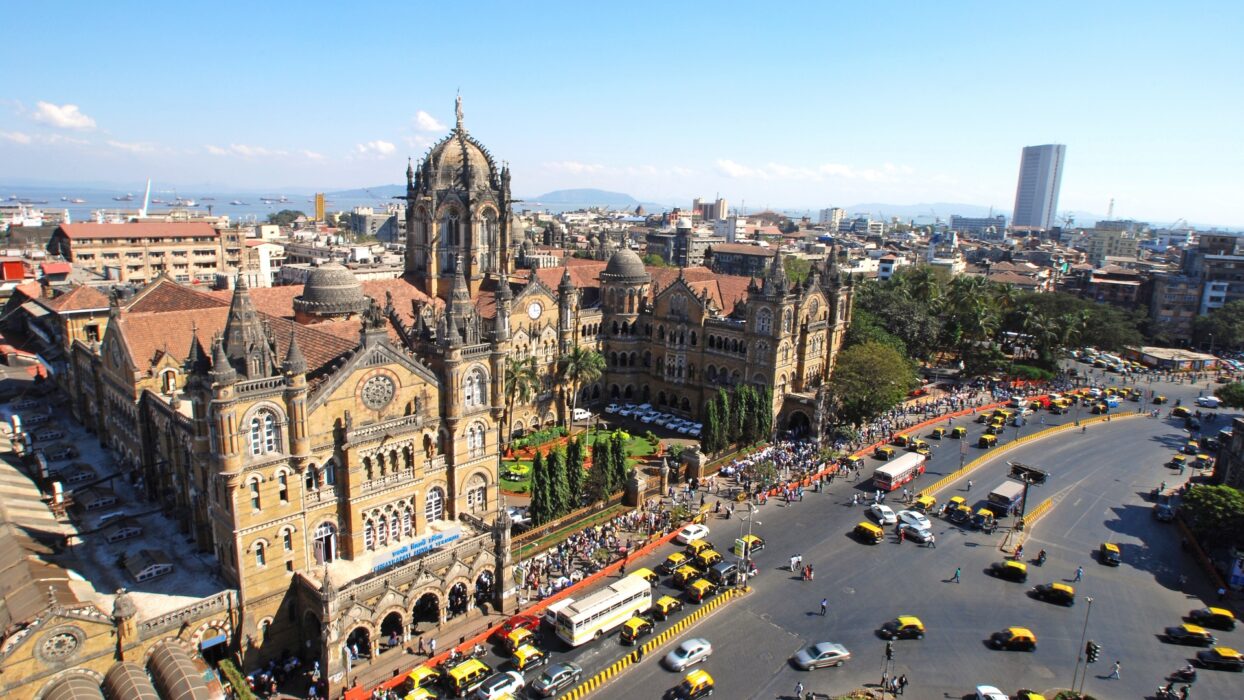 Chatrapati,Shivaji,Terminus,Bird's,Eyeview,And,Surrounding,Heritage,Precinct